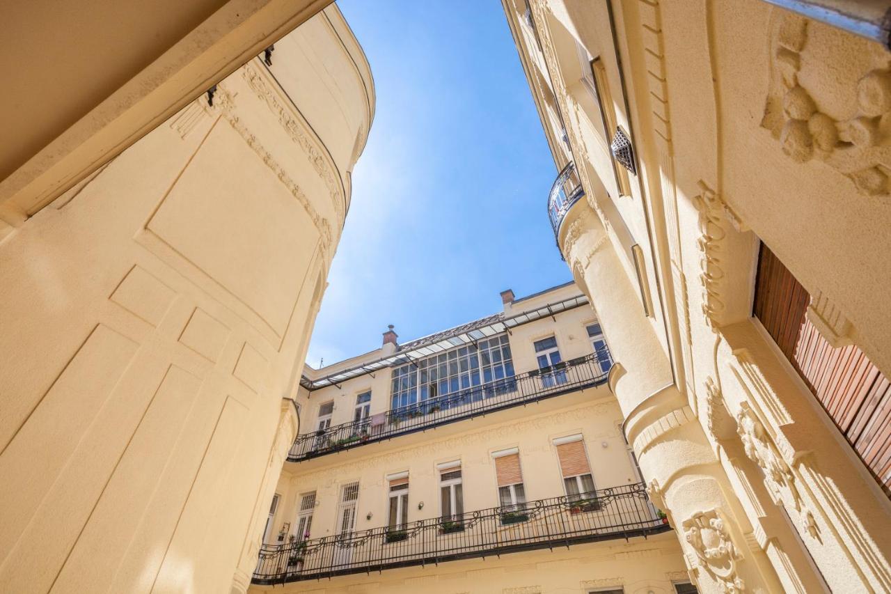 Modernized Unique Huge On 135sqm Appartamento Budapest